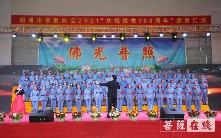 为什么迈克尔杰克逊看演唱会 下面那么多人哭呢